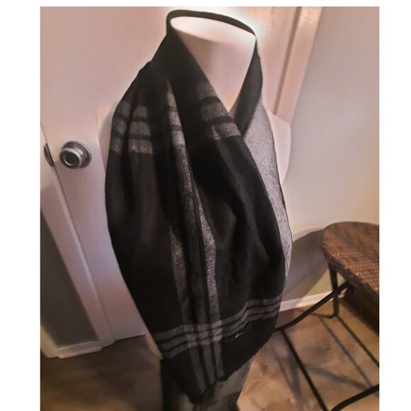 Bleu Nero New York Gray Plaid Viscose Scarf Cozycore Minimalist Winter Quietlux - Picture 6 of 8